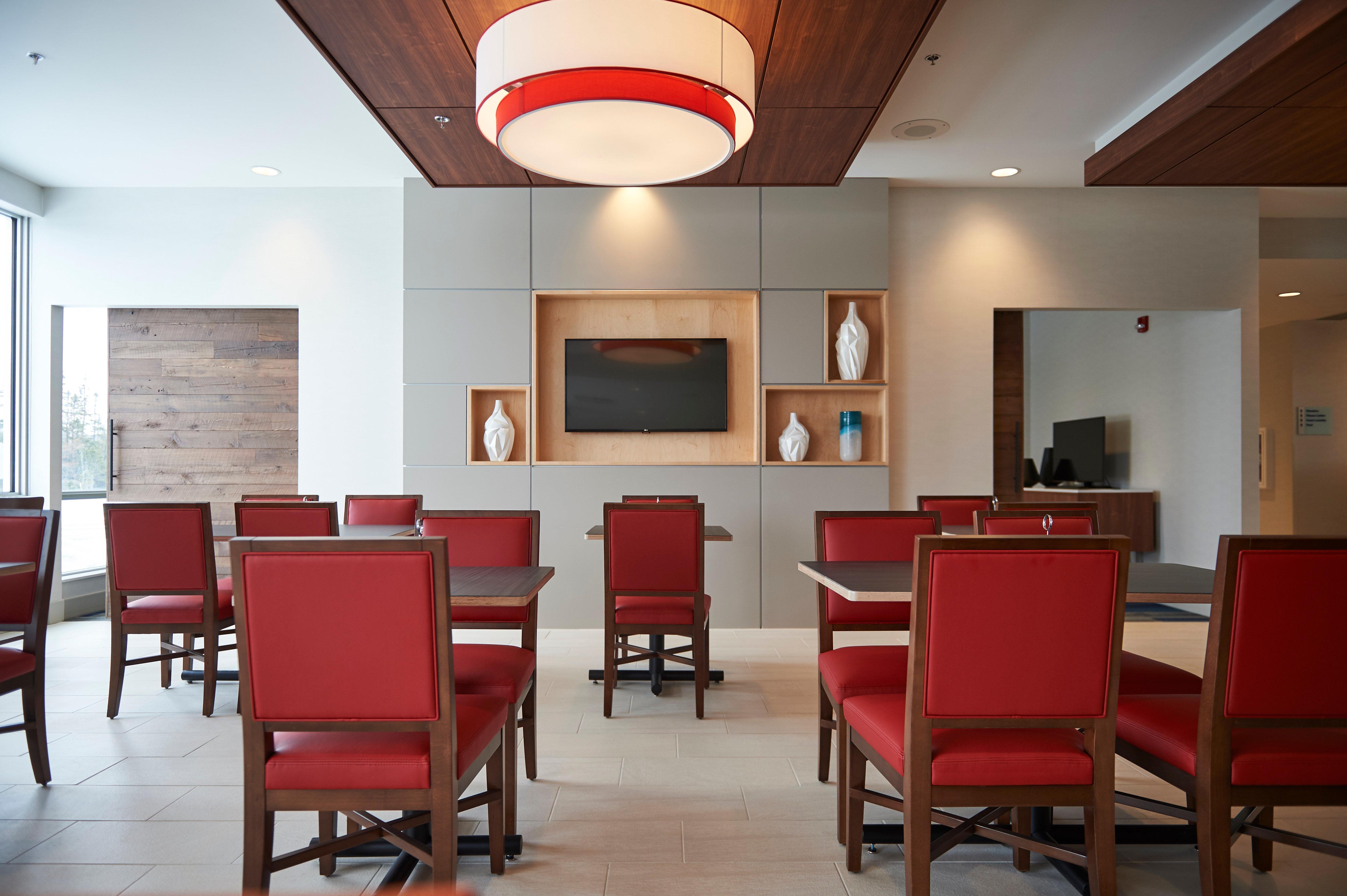 Holiday Inn Express & Suites St. John'S Airport By Ihg Eksteriør billede