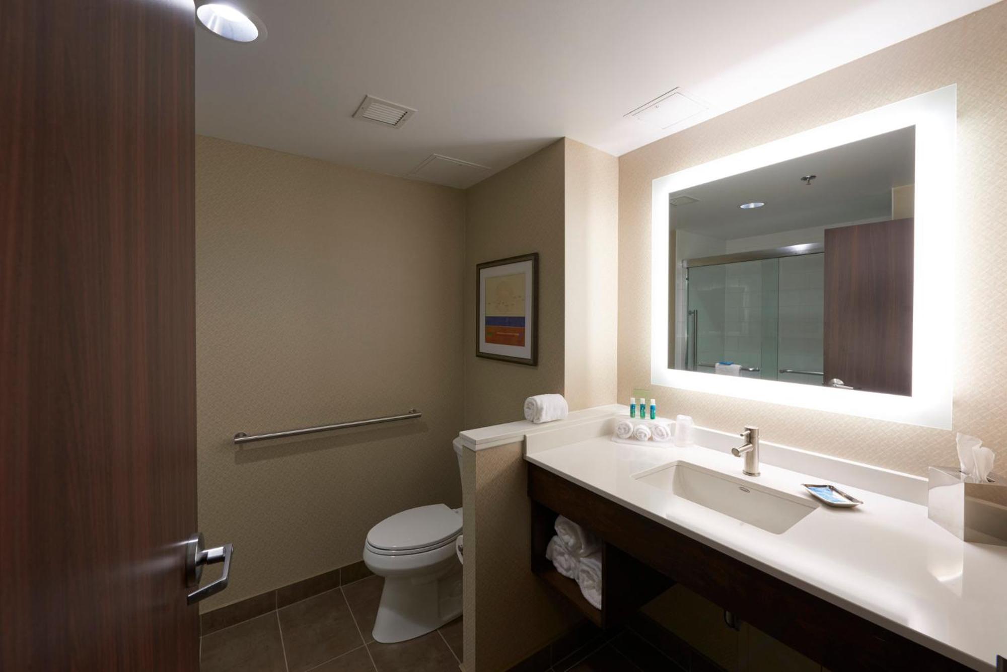 Holiday Inn Express & Suites St. John'S Airport By Ihg Eksteriør billede
