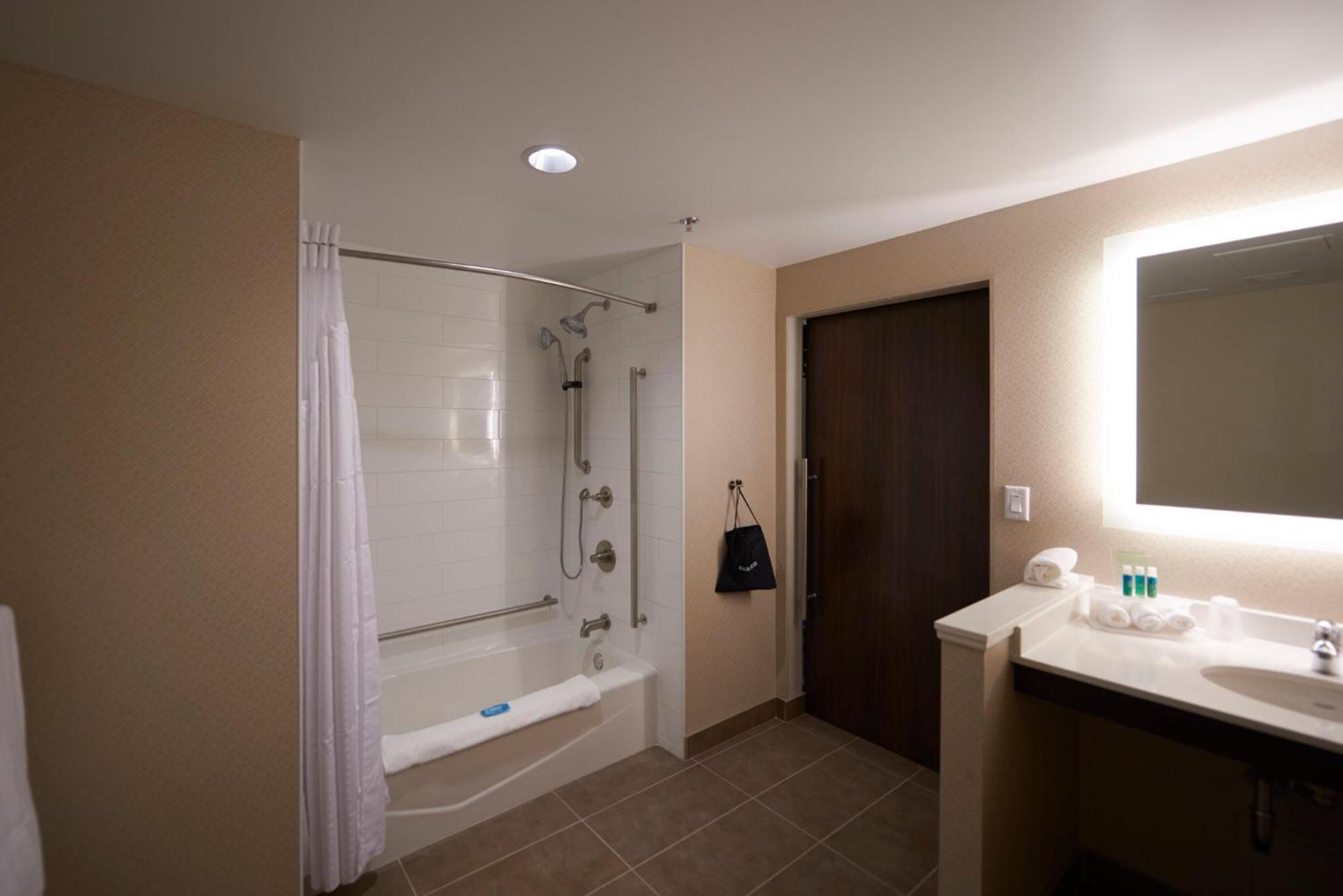 Holiday Inn Express & Suites St. John'S Airport By Ihg Eksteriør billede